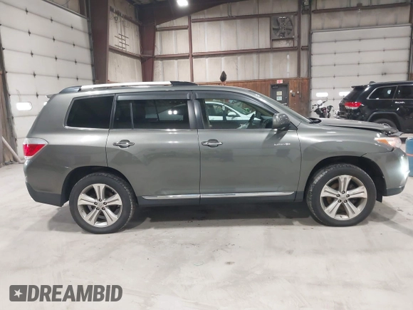 2012 Toyota Highlander Limited with VIN 5TDDK3EH6CS104814, listed as a IAAI auction lot 41958855 with 232,000 mi miles. Bid and sale history available at carsss.com. Image 13.