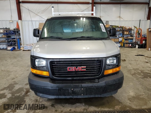 2017 GMC Savana Cargo z VIN 1GTW7AFF1H1146601, wystawiony jako Copart lot #56892085 z przebiegiem 125 805 mil mil oraz Czysty tytuł • Clean title. Historia ofert i sprzedaży dostępna na DreamBid. Obrazek 5.