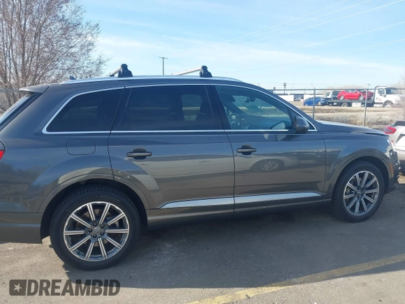 2018 Audi Q7 Premium Plus with VIN WA1LHAF78JD033266, listed as a IAAI auction lot 41749357 with 117,465 mi miles. Bid and sale history available at carsss.com. Image 13.