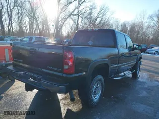 2003 Chevrolet Silverado 2500HD LS with VIN 1GCHK23U23F214612, listed as a IAAI auction lot 41307158 with 95,012 mi miles. Bid and sale history available at carsss.com. Image 4.