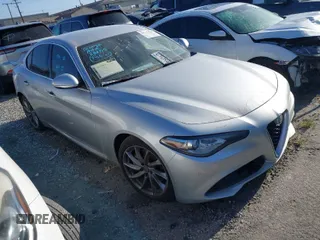 2017 Alfa Romeo Giulia Ti z VIN ZARFAECN8H7537221, wystawiony jako IAAI lot #41741019 z przebiegiem 84 845 mil mil oraz . Historia ofert i sprzedaży dostępna na DreamBid. Obrazek 1.