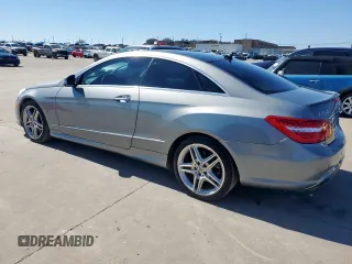 2013 Mercedes-Benz E 550 z VIN WDDKJ7DB2DF185221, wystawiony jako Copart lot #46953475 z przebiegiem 89 156 mil mil oraz Szkoda całkowita • Salvage title. Historia ofert i sprzedaży dostępna na DreamBid. Obrazek 2.