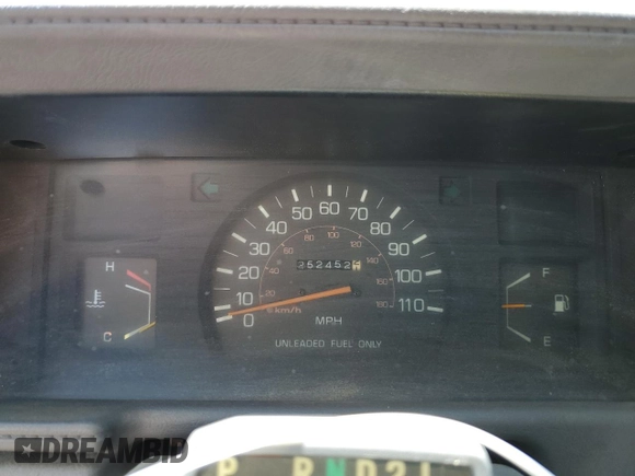 1987 Toyota Pickup с VIN JT4RN70D2H0048566, выставлен на аукционе Copart как лот 52362085 с пробегом 252 452 миль миль и Чистый • Clean title. История ставок и продаж доступна на DreamBid. Изображение 9.