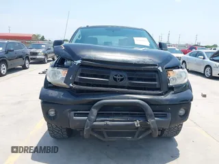 2013 Toyota Tundra z VIN 5TFDW5F15DX321719, wystawiony jako IAAI lot #42269647 z przebiegiem 174 242 mil mil oraz . Historia ofert i sprzedaży dostępna na DreamBid. Obrazek 12.