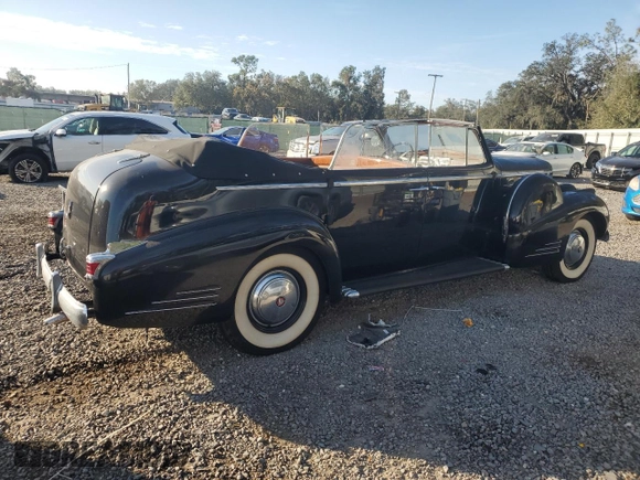 1938 Cadillac Fleetwood z VIN 5270045, wystawiony jako Copart lot #83645004 z przebiegiem 88 787 mil mil oraz Szkoda całkowita • Salvage title. Historia ofert i sprzedaży dostępna na DreamBid. Obrazek 3.