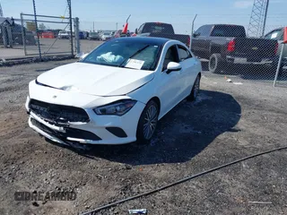 2021 Mercedes-Benz CLA 250 z VIN W1K5J4GB8MN186418, wystawiony jako IAAI lot #41999575 z przebiegiem 76 901 mil mil oraz . Historia ofert i sprzedaży dostępna na DreamBid. Obrazek 2.