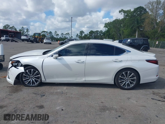 2020 Lexus ES with VIN 58ADZ1B16LU060952, listed as a IAAI auction lot 41564044 with 51,496 mi miles. Bid and sale history available at carsss.com. Image 14.