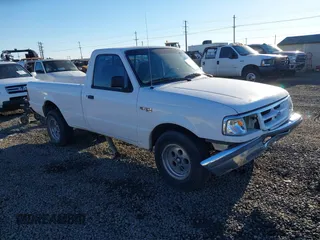 1997 Ford Ranger XLT with VIN 1FTCR10A2VUA40419, listed as a IAAI auction lot 41425447 with 229,314 mi miles. Bid and sale history available at carsss.com. Image 1.