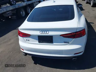 2018 Audi A5 Sportback Premium Plus с VIN WAUENCF54JA006405, выставлен на аукционе IAAI как лот 41825449 с пробегом 98 222 миль миль и . История ставок и продаж доступна на DreamBid. Изображение 16.