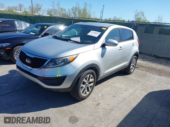 2016 Kia Sportage LX with VIN KNDPB3AC4G7812616, listed as a IAAI auction lot 42118087 with 179,500 mi miles. Bid and sale history available at carsss.com. Image 2.