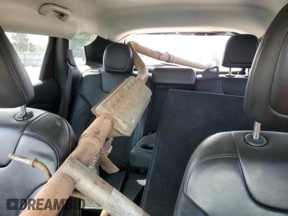 2019 Jeep Cherokee Latitude Plus with VIN 1C4PJLLB5KD204105, listed as a Copart auction lot 49886695 with 131,696 mi miles and Salvage Title. Bid and sale history available at carsss.com. Image 10.