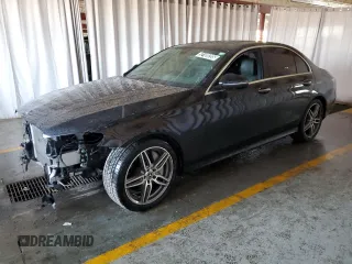 2019 Mercedes-Benz E-Class E 300 with VIN WDDZF4JB0KA558107, listed as a Copart auction lot 52189205 with 41,169 mi miles and Clean Title. Bid and sale history available at carsss.com. Image 1.