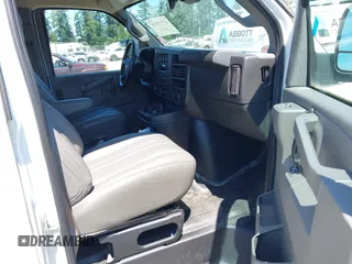 2020 Chevrolet Express Cargo с VIN 1GCWGAFG1L1160788, выставлен на аукционе IAAI как лот 42772328 с пробегом 115 254 миль миль и . История ставок и продаж доступна на DreamBid. Изображение 5.