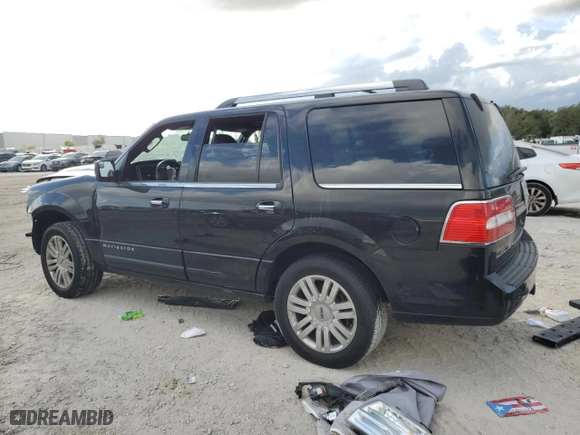 2014 Lincoln Navigator with VIN 5LMJJ2J51EEL07963, listed as a Copart auction lot 45860585 with 239,372 mi miles and Non Repairable. Bid and sale history available at carsss.com. Image 2.