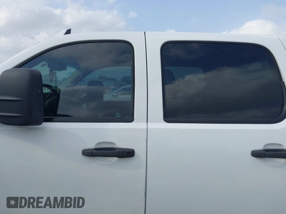 2013 Chevrolet Silverado 2500HD LT with VIN 1GC1CXCGXDF213053, listed as a IAAI auction lot 41938923 with 251,943 mi miles. Bid and sale history available at carsss.com. Image 14.