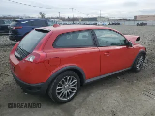 2009 Volvo C30 z VIN YV1MK672992142333, wystawiony jako Copart lot #47728015 z przebiegiem 110 622 mil mil oraz Szkoda całkowita • Salvage title. Historia ofert i sprzedaży dostępna na DreamBid. Obrazek 3.