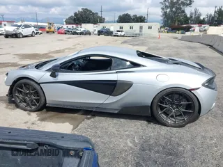 2019 McLaren 570S z VIN SBM13DAA2KW006285, wystawiony jako IAAI lot #41774081 z przebiegiem 24 032 mil mil oraz . Historia ofert i sprzedaży dostępna na DreamBid. Obrazek 14.