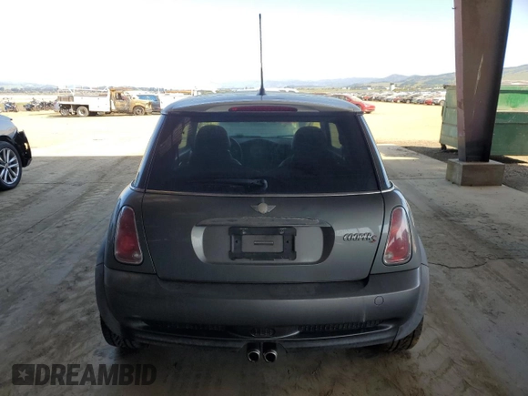 2006 MINI Hardtop S with VIN WMWRE33546TJ48416, listed as a Copart auction lot 51646105 with 110,104 mi miles and Clean Title. Bid and sale history available at DreamBid. Image 6.