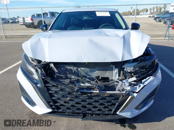 2025 Nissan Altima SR with VIN 1N4BL4CV6SN322491, listed as a IAAI auction lot 41549681 with 4,119 mi miles and . Bid and sale history available at DreamBid. Image 12.
