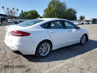 2019 Ford Fusion Hybrid SEL with VIN 3FA6P0MU6KR235742, listed as a Copart auction lot 46044323 with 61,172 mi miles. Bid and sale history available at carsss.com. Image 3.