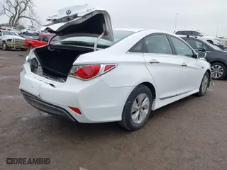 2015 Hyundai Sonata Hybrid Limited with VIN KMHEC4A44FA132151, listed as a IAAI auction lot 41497863 with 88,778 mi miles. Bid and sale history available at carsss.com. Image 4.