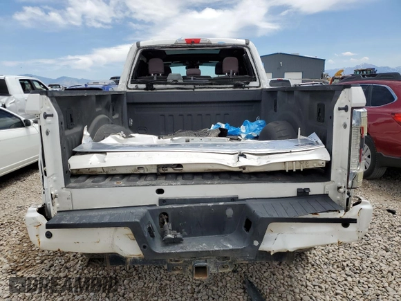 2017 Ford F-250 Lariat with VIN 1FT7W2BT6HED83358, listed as a Copart auction lot 60636715 with 140,578 mi miles and Salvage title. Bid and sale history available at DreamBid. Image 6.