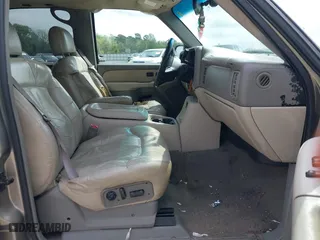 2002 Chevrolet Tahoe LT with VIN 1GNEC13Z82R273092, listed as a IAAI auction lot 41927418 with 230,416 mi miles. Bid and sale history available at carsss.com. Image 5.