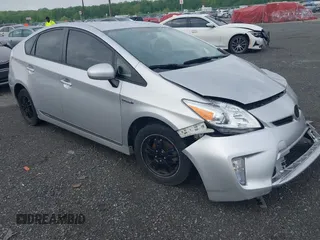2013 Toyota Prius One z VIN JTDKN3DUXD5626785, wystawiony jako IAAI lot #42176750 z przebiegiem 253 964 mil mil oraz . Historia ofert i sprzedaży dostępna na DreamBid. Obrazek 1.