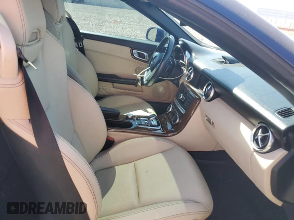 2016 Mercedes-Benz SLK 300 z VIN WDDPK3JA8GF117436, wystawiony jako Copart lot #51942404 z przebiegiem 41 274 mil mil oraz . Historia ofert i sprzedaży dostępna na DreamBid. Obrazek 10.