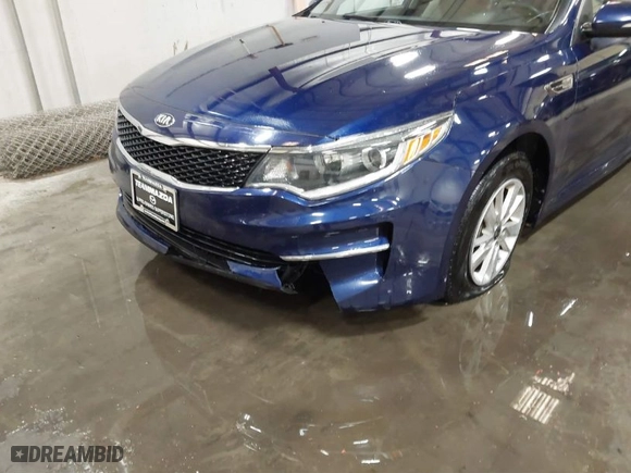 2017 Kia Optima LX with VIN 5XXGT4L31HG177511, listed as a IAAI auction lot 41257884 with NaN miles. Bid and sale history available at carsss.com. Image 6.