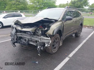 2025 Subaru Outback Wilderness z VIN 4S4BTGUDXS3233676, wystawiony jako IAAI lot #42219497 z przebiegiem 2 001 mil mil oraz . Historia ofert i sprzedaży dostępna na DreamBid. Obrazek 2.