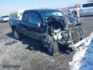 2008 Toyota Tacoma PreRunner with VIN 5TETU62N08Z530073, listed as a IAAI auction lot 41347051 with 157,136 mi miles. Bid and sale history available at carsss.com. Image 1.
