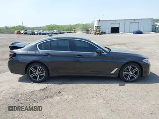 2021 BMW 5 Series 530i xDrive с VIN WBA13BJ04MCF43555, выставлен на аукционе IAAI как лот 42169253 с пробегом 43 501 миль миль и . История ставок и продаж доступна на DreamBid. Изображение 13.