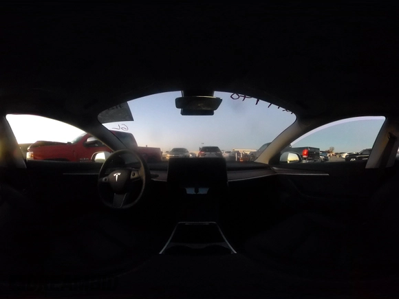 2021 Tesla Model 3 Standard Range Plus z VIN 5YJ3E1EA3MF043860, wystawiony jako IAAI lot #41214748 z przebiegiem 32 753 mil mil oraz . Historia ofert i sprzedaży dostępna na DreamBid. Obrazek 17.