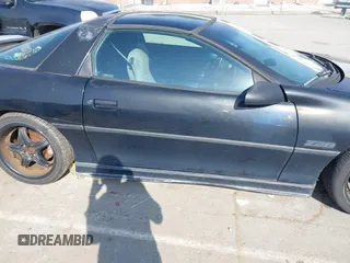 2002 Chevrolet Camaro Z28 z VIN 2G1FP22G022134223, wystawiony jako IAAI lot #42271773 z przebiegiem 125 164 mil mil oraz . Historia ofert i sprzedaży dostępna na DreamBid. Obrazek 13.