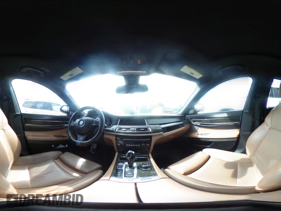 2013 BMW 7 Series 750Li z VIN WBAYE8C59DD133605, wystawiony jako IAAI lot #42179893 z przebiegiem 73 065 mil mil oraz . Historia ofert i sprzedaży dostępna na DreamBid. Obrazek 18.