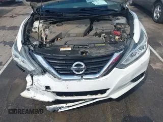 2017 Nissan Altima SR z VIN 1N4AL3AP3HC237252, wystawiony jako IAAI lot #42158198 z przebiegiem 138 672 mil mil oraz . Historia ofert i sprzedaży dostępna na DreamBid. Obrazek 10.