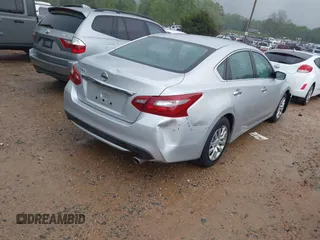 2018 Nissan Altima SL z VIN 1N4AL3AP0JC159938, wystawiony jako IAAI lot #42009536 z przebiegiem 116 374 mil mil oraz . Historia ofert i sprzedaży dostępna na DreamBid. Obrazek 4.