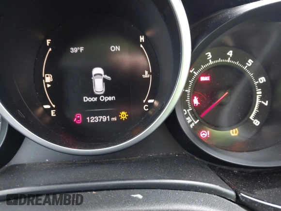2016 FIAT 500X Pop z VIN ZFBCFXAW6GP340880, wystawiony jako IAAI lot #40949058 z przebiegiem 123 791 mil mil oraz . Historia ofert i sprzedaży dostępna na DreamBid. Obrazek 7.