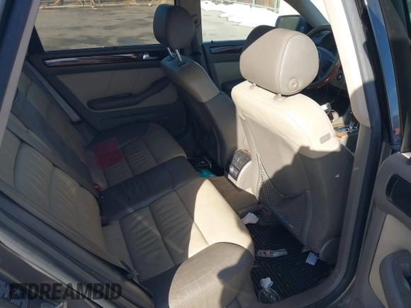 2004 Audi allroad A6 V8 with VIN WA1YL54B24N092668, listed as a IAAI auction lot 41412440 with 146,523 mi miles and . Bid and sale history available at DreamBid. Image 8.
