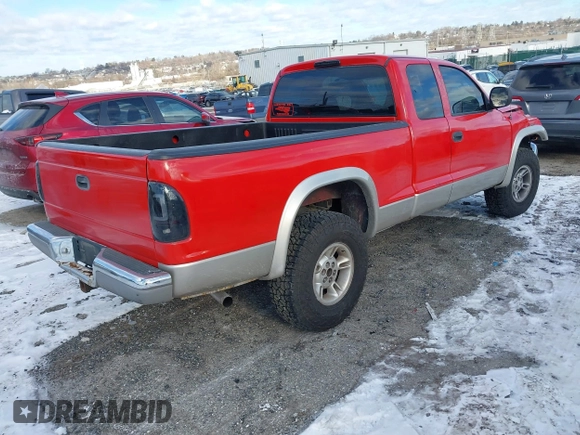 2000 Dodge Dakota SLT with VIN 1B7GG22X5YS655335, listed as a IAAI auction lot 41275339 with 132,121 mi miles and . Bid and sale history available at carsss.com. Image 4.