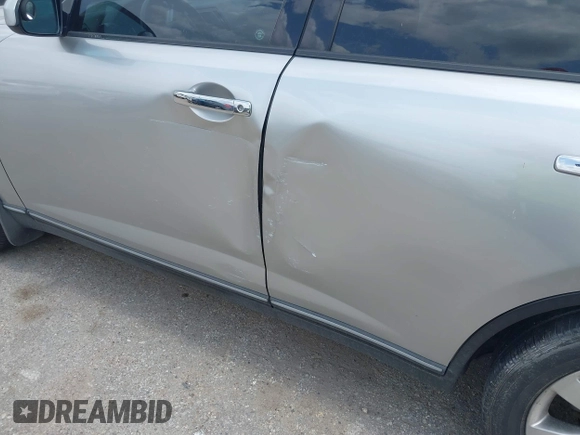 2005 Infiniti FX с VIN JNRAS08W25X212629, выставлен на аукционе IAAI как лот 42468049 с пробегом 181 336 миль миль и . История ставок и продаж доступна на DreamBid. Изображение 6.