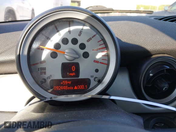 2007 MINI Hardtop with VIN WMWMF33597TU61986, listed as a IAAI auction lot 42139746 with 92,448 mi miles and . Bid and sale history available at DreamBid. Image 7.