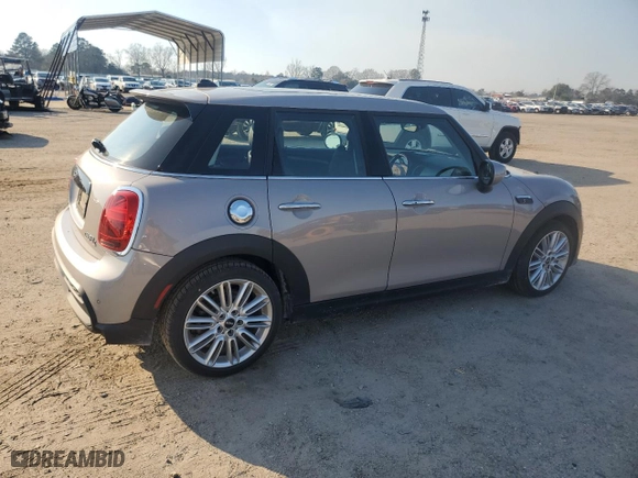 2024 MINI Hardtop 4 Door Cooper S with VIN WMW53DK03R2V44170, listed as a Copart auction lot 46903425 with 27,930 mi miles and Clean Title. Bid and sale history available at carsss.com. Image 3.