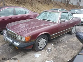 1988 Mercedes-Benz 560 Series 560SL with VIN WDBBA48D0JA077921, listed as a IAAI auction lot 41450795 with 155,749 mi miles. Bid and sale history available at carsss.com. Image 22.