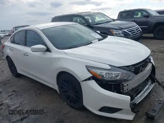 2016 Nissan Altima S z VIN 1N4AL3AP9GC182188, wystawiony jako IAAI lot #41398091 z przebiegiem 136 814 mil mil oraz . Historia ofert i sprzedaży dostępna na DreamBid. Obrazek 1.