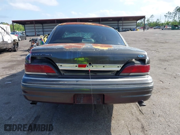 1994 Ford Crown Victoria LX с VIN 2FALP74W1RX133239, выставлен на аукционе IAAI как лот 42020257 с пробегом 110 463 миль миль и . История ставок и продаж доступна на DreamBid. Изображение 16.