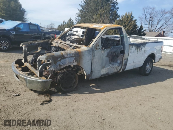 2014 Ford F-150 XL с VIN 1FTMF1CM5EKF55431, выставлен на аукционе Copart как лот 61533535 с пробегом Не указан миль и На запчасти • Non repairable. История ставок и продаж доступна на DreamBid. Изображение 1.