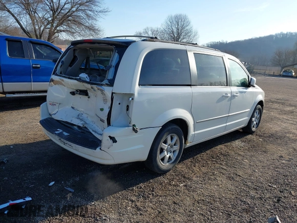 2009 Chrysler Town & Country Touring with VIN 2A8HR54179R631851, listed as a IAAI auction lot 41786165 with 126,988 mi miles and . Bid and sale history available at DreamBid. Image 4.