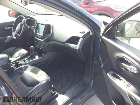 2018 Jeep Cherokee Latitude Plus z VIN 1C4PJMLB5JD569386, wystawiony jako IAAI lot #41757360 z przebiegiem 116 021 mil mil oraz . Historia ofert i sprzedaży dostępna na DreamBid. Obrazek 5.